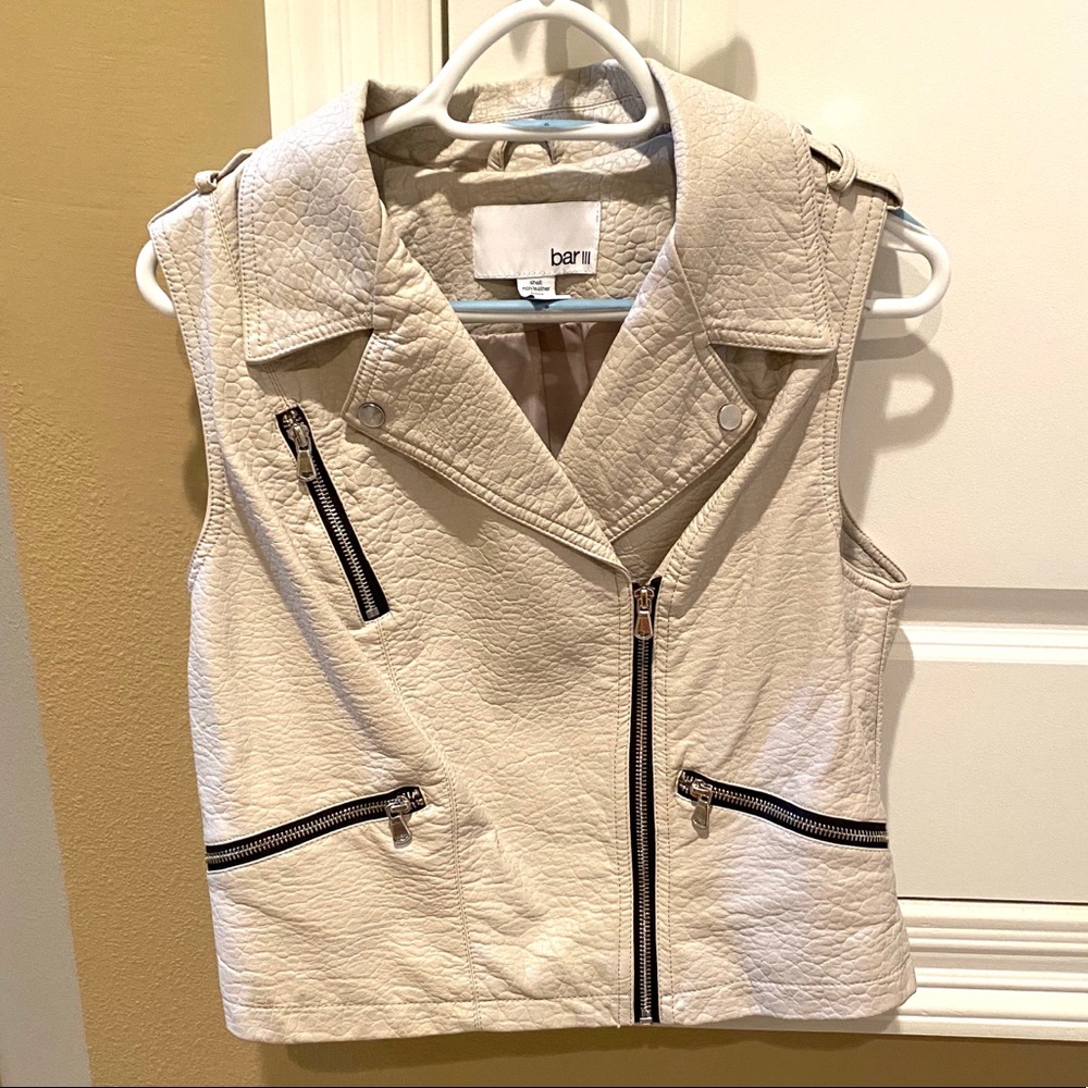 Bar III (White Smoke) Vest